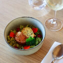 Cuisine de saison à l'Éco-Domaine La Fontaine à Pornic une philosophie à savourer